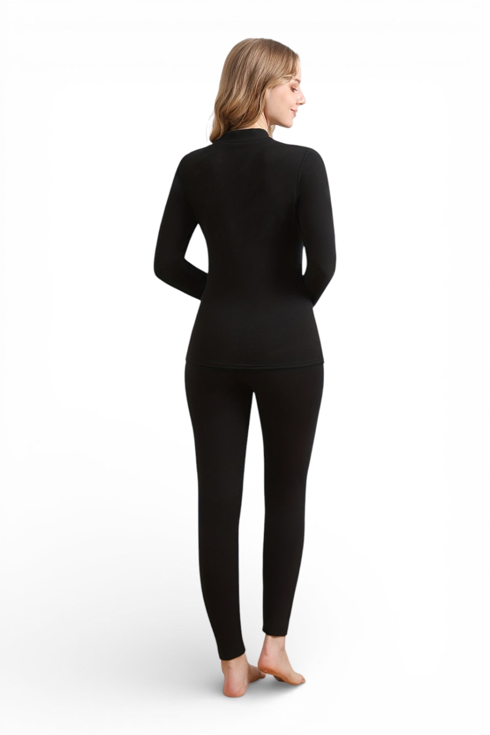 Second-Skin Winter Elegance — Effortless Warmth, Quiet Confidence