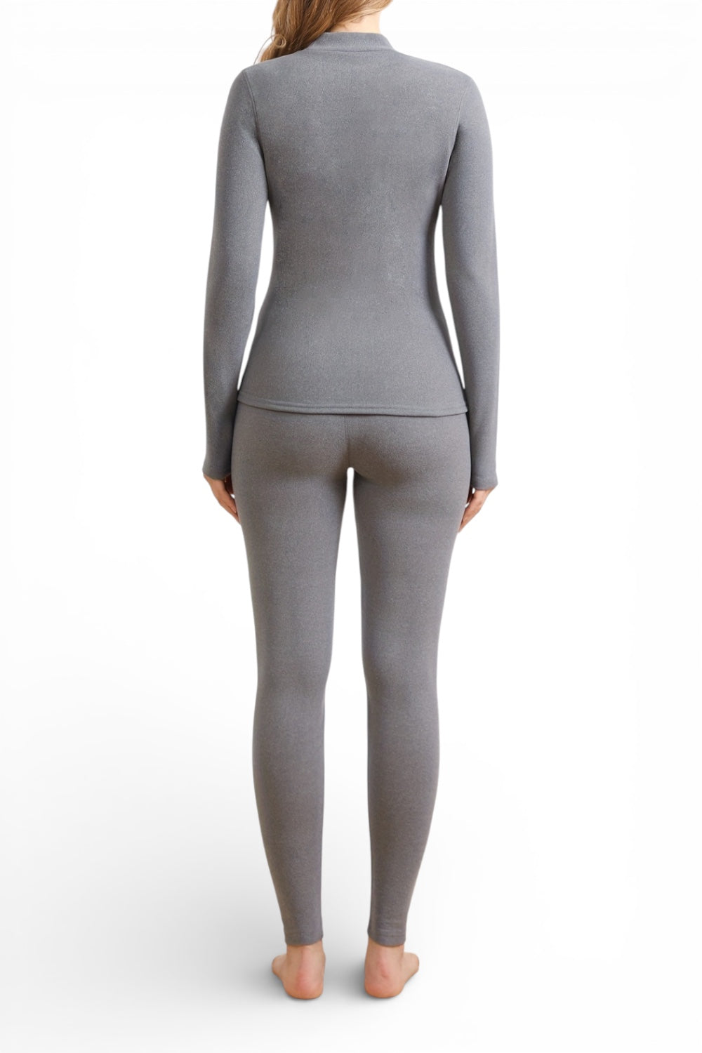 Second-Skin Winter Elegance — Effortless Warmth, Quiet Confidence