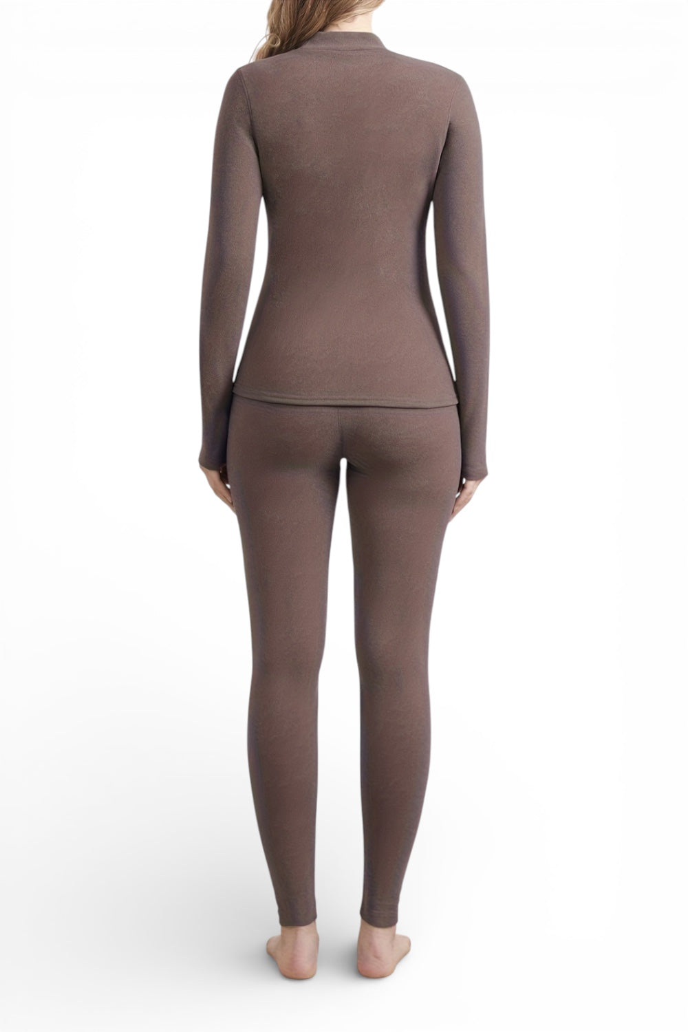 Second-Skin Winter Elegance — Effortless Warmth, Quiet Confidence